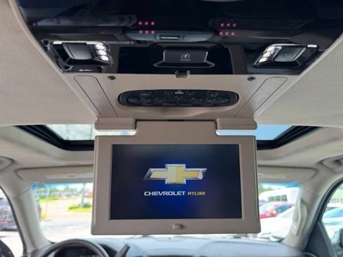 Used 2017 Chevrolet Suburban Premier AWD/4WD image 26