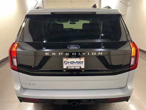 New 2026 Ford Expedition Active image 5