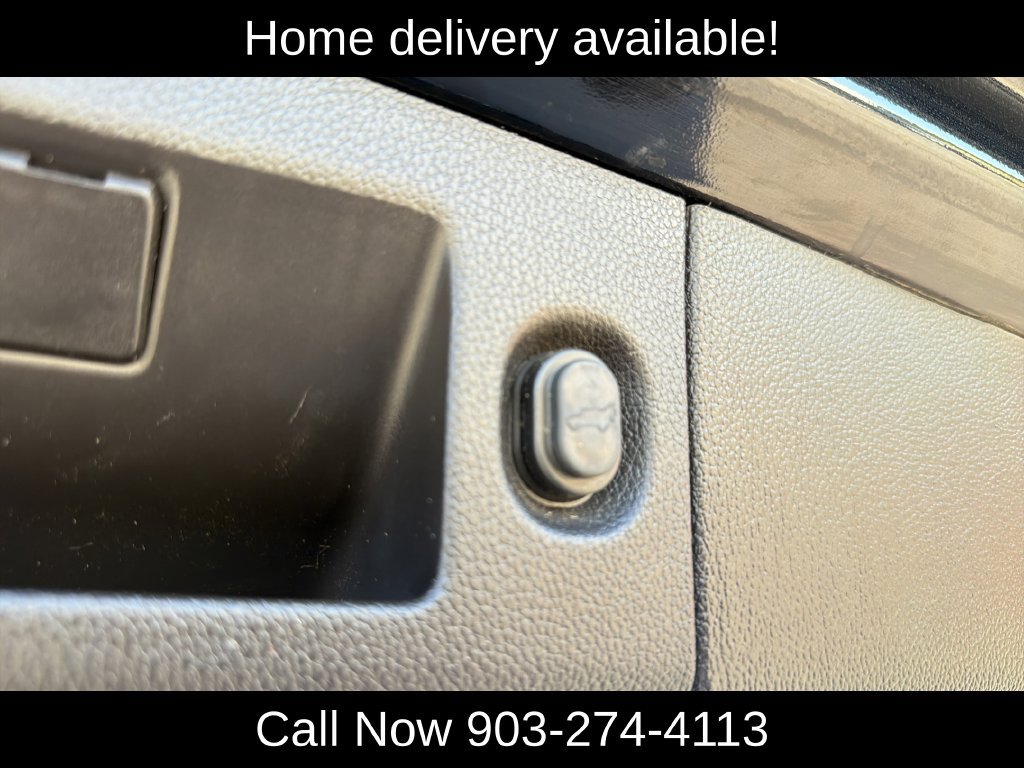 Used 2017 Chevrolet Suburban Premier RWD image 19