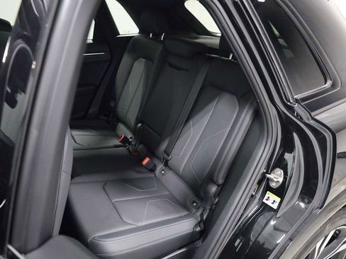 Used 2024 Audi Q3 2.0T Premium Plus image 33