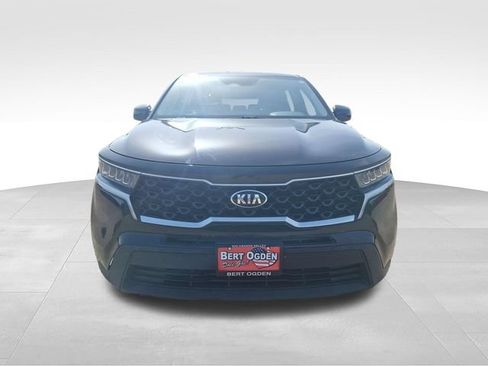 Used 2021 Kia Sorento LX FWD image 2