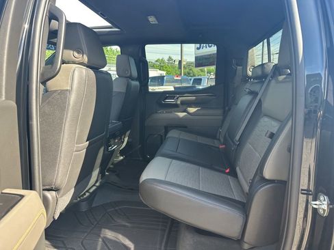 Used 2022 Chevrolet Silverado 1500 ZR2 w/ Technology Package AWD/4WD image 37