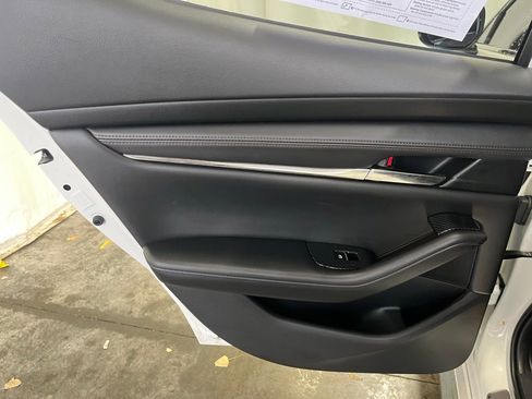 Used 2021 MAZDA MAZDA3 Premium Plus image 22