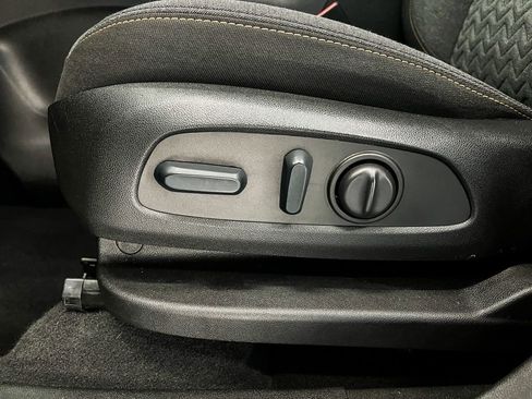 Used 2022 Chevrolet Equinox LT image 16