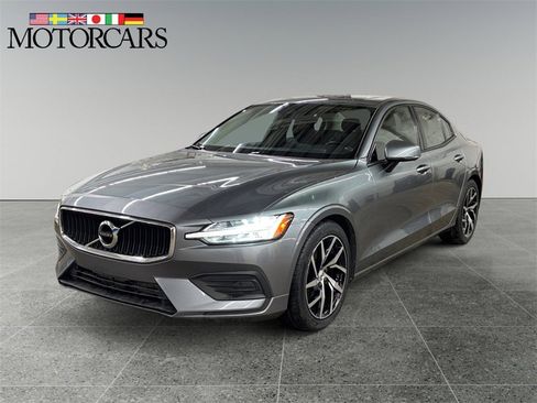 Used 2020 Volvo S60 T5 Momentum w/ Protection Package Premier image 7
