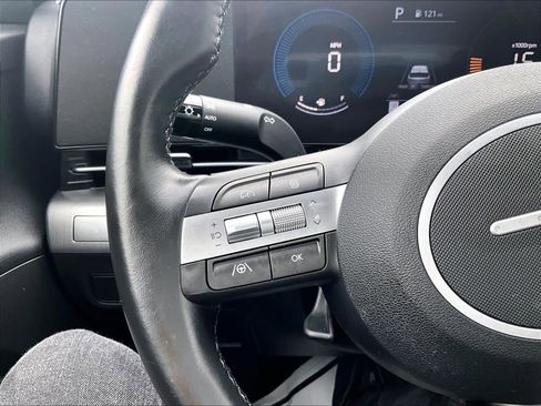 Used 2025 Hyundai Kona SEL image 22