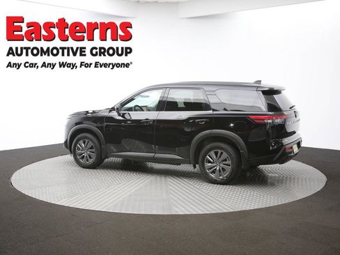 Used 2024 Nissan Pathfinder S image 63