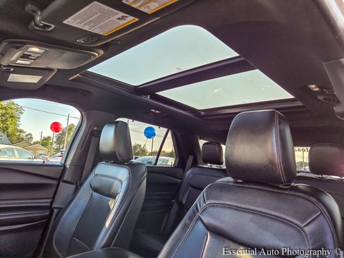 Used 2020 Ford Explorer Limited image 12