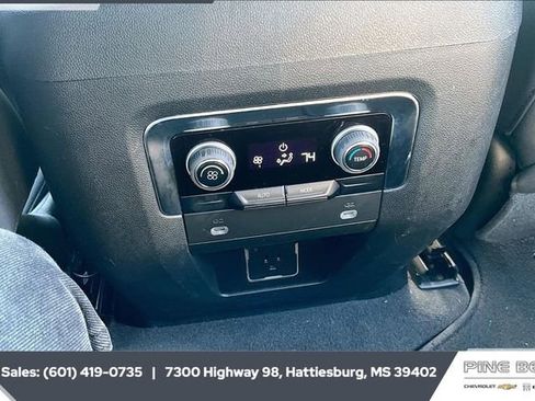 Used 2023 Chevrolet Suburban LT image 25