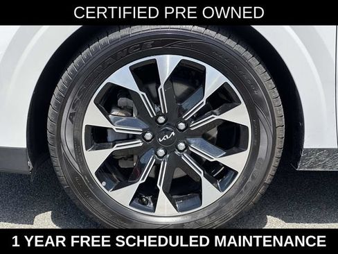 Used 2024 Kia Carnival EX FWD image 7