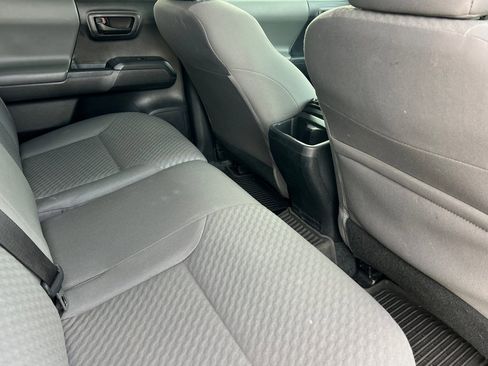 Used 2022 Toyota Tacoma SR image 17