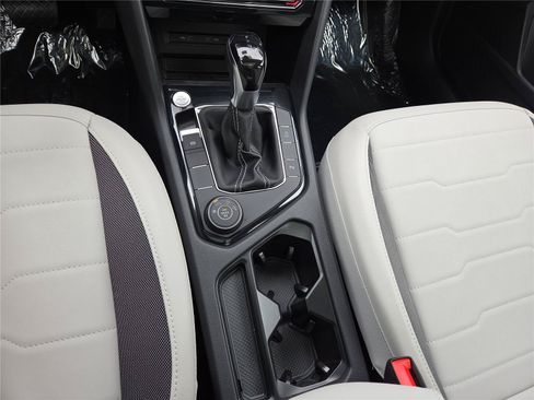 New 2026 Volkswagen Taos SE AWD/4WD image 20