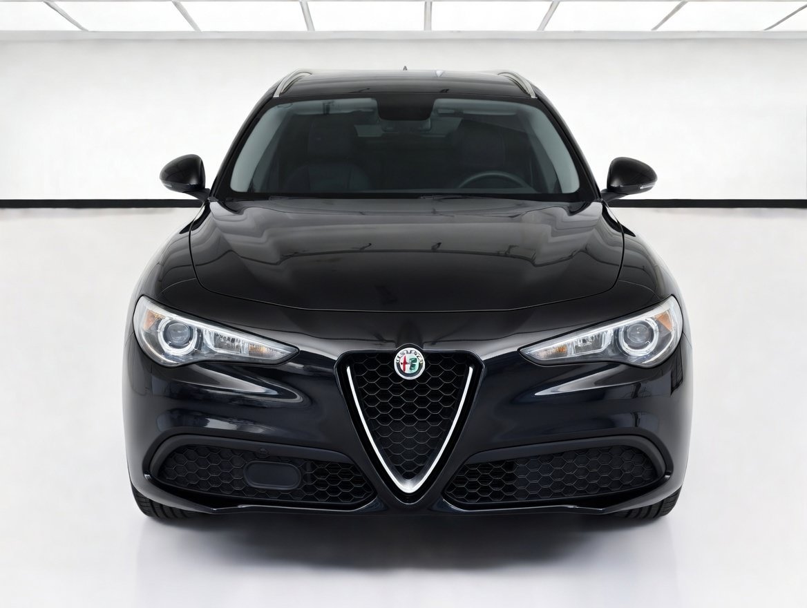 Used 2018 Alfa Romeo Stelvio AWD image 2