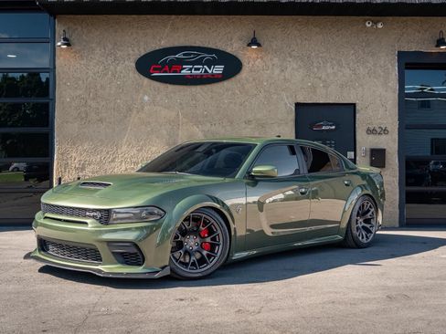 Used 2020 Dodge Charger SRT Hellcat w/ Carbon/Suede Interior Package RWD image 9