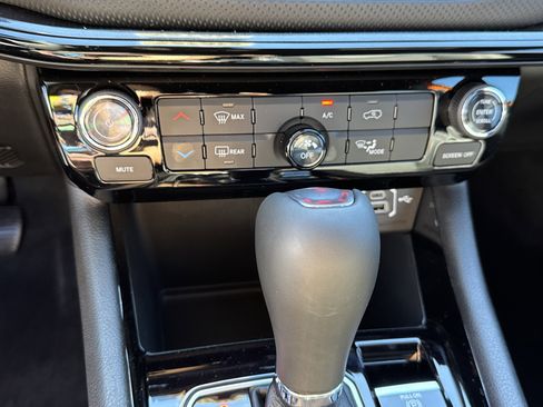 New 2026 Jeep Compass Latitude image 34