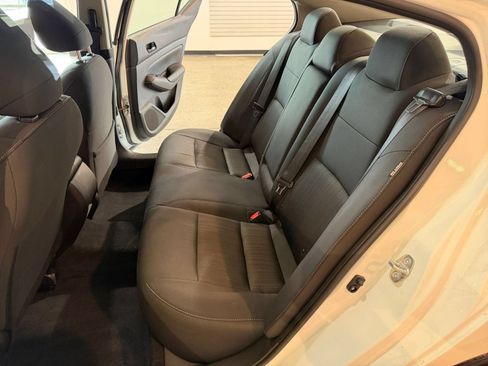 Used 2025 Nissan Altima 2.5 SV FWD image 37