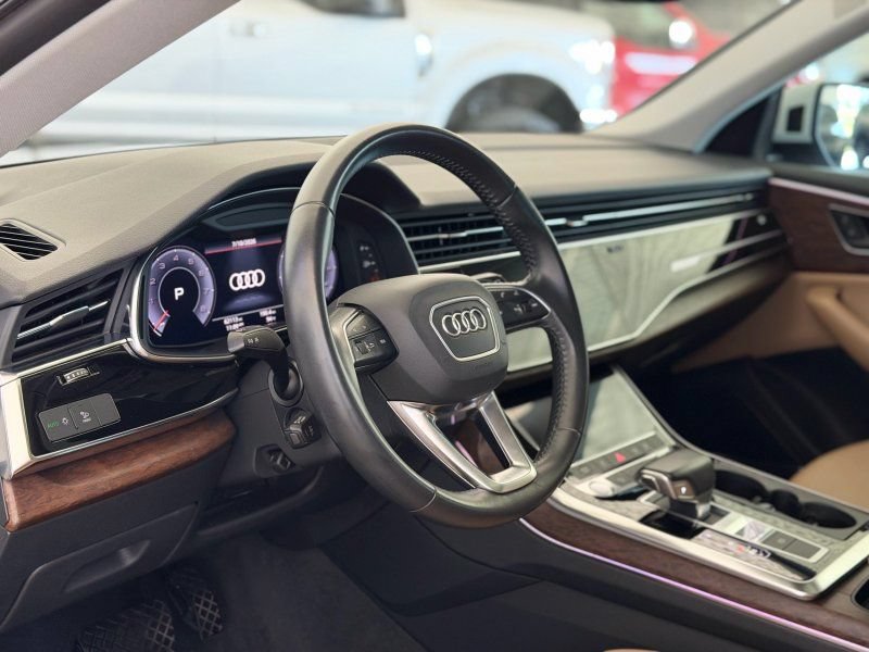 Used 2019 Audi Q8 Premium Plus w/ Premium Plus AWD/4WD image 15