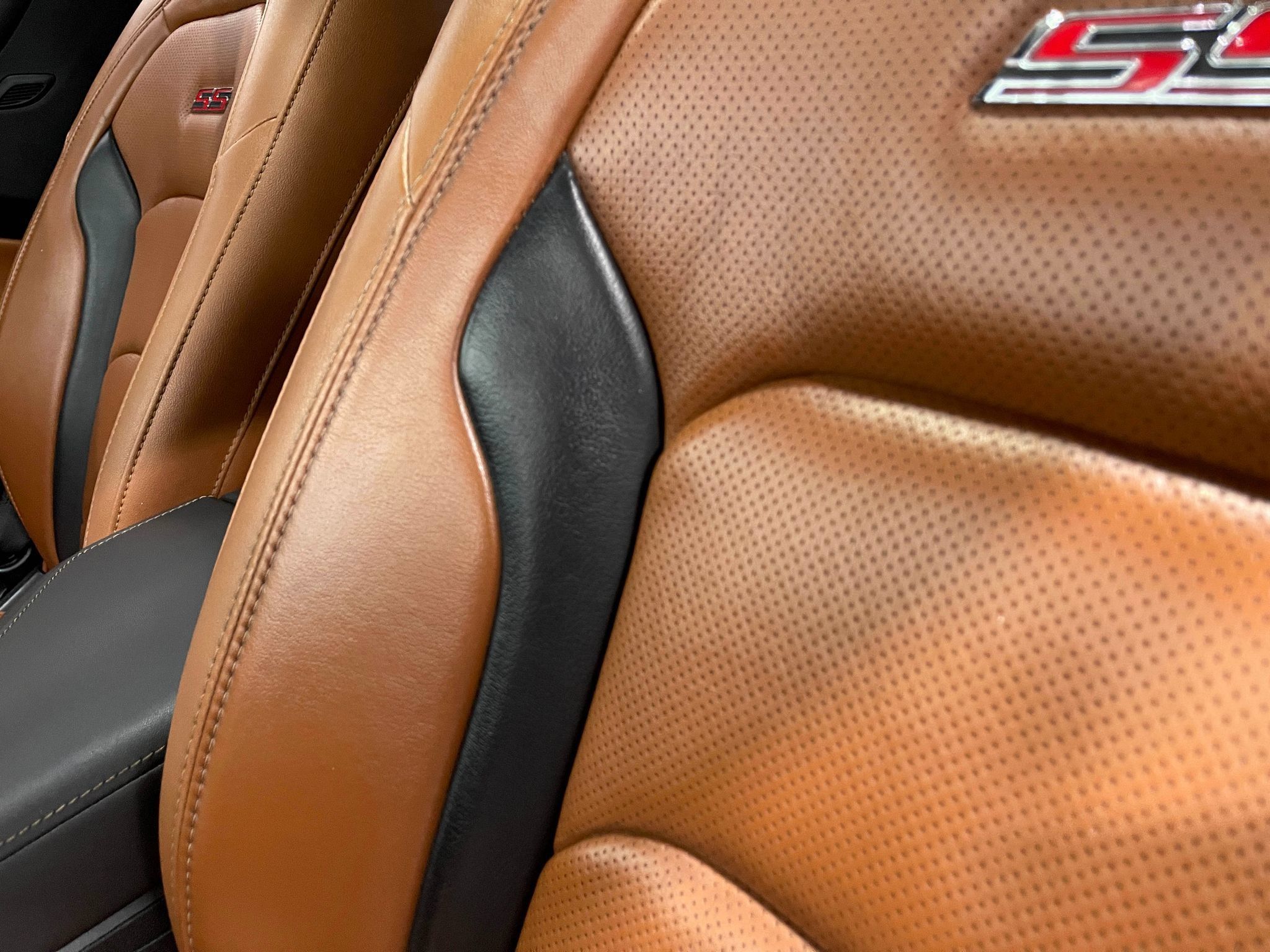 Used 2019 Chevrolet Camaro SS w/ LPO, Ground Effects Package RWD image 18