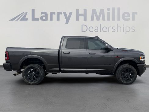 Used 2022 RAM 2500 Laramie w/ Night Edition image 6