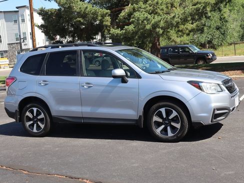 Used 2017 Subaru Forester 2.5i Premium w/ All-Weather Package AWD/4WD image 2