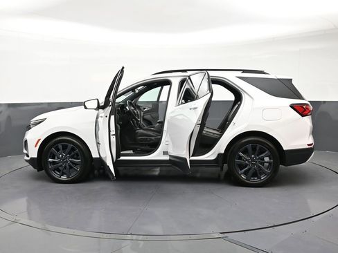 Used 2023 Chevrolet Equinox RS w/ RS Leather Package FWD image 34