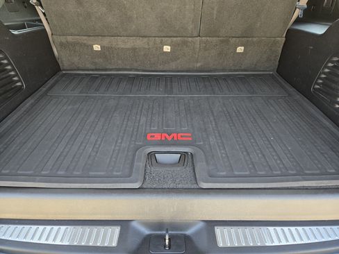 Used 2020 GMC Yukon XL Denali w/ Denali Ultimate Package RWD image 30