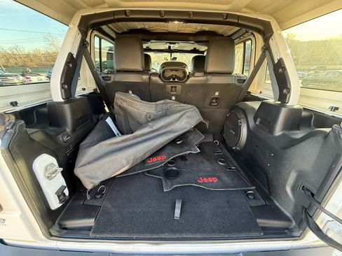 Used 2019 Jeep Wrangler Unlimited Rubicon w/ Dual Top Group image 32