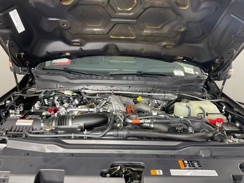 New 2026 Ford F250 Lariat w/ Black Appearance Package image 9