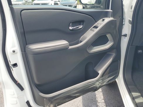 New 2025 Nissan Frontier SV image 10