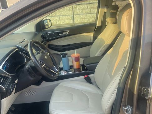 Used 2019 Ford Edge Titanium w/ Equipment Group 301A image 6