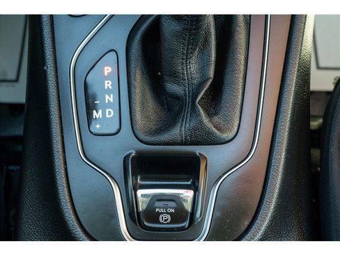 Used 2021 Jeep Cherokee Latitude Lux w/ Mopar Interior Package AWD/4WD image 16