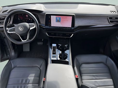 Used 2025 Volkswagen Atlas SEL image 21