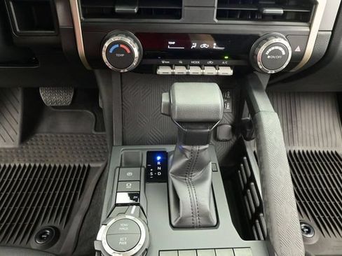 Used 2025 Toyota Tacoma SR5 AWD/4WD image 8