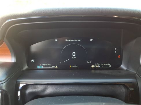 Used 2022 Lincoln Nautilus Reserve AWD/4WD image 16