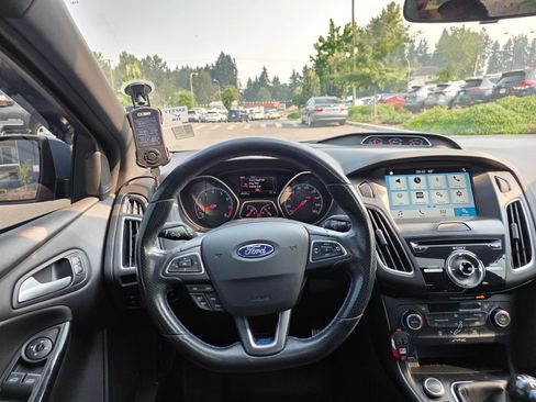 Used 2017 Ford Focus RS AWD/4WD image 12