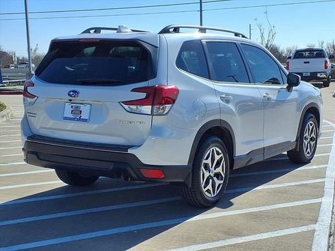 Certified 2023 Subaru Forester Premium image 4