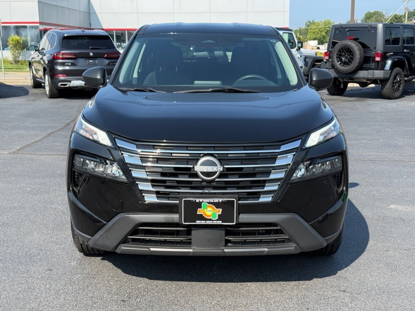 Used 2024 Nissan Rogue S AWD/4WD image 3