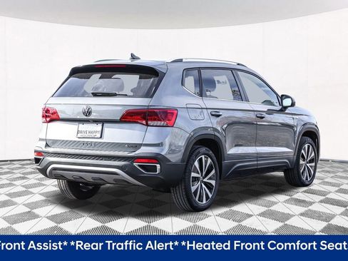 Certified 2022 Volkswagen Taos SE image 12