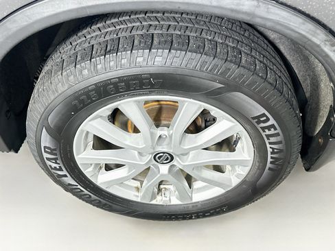 Used 2019 Nissan Rogue SV AWD/4WD image 11