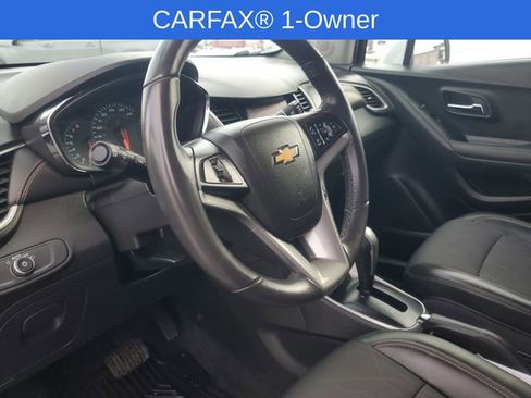 Used 2022 Chevrolet Trax LT w/ LT Convenience Package image 15
