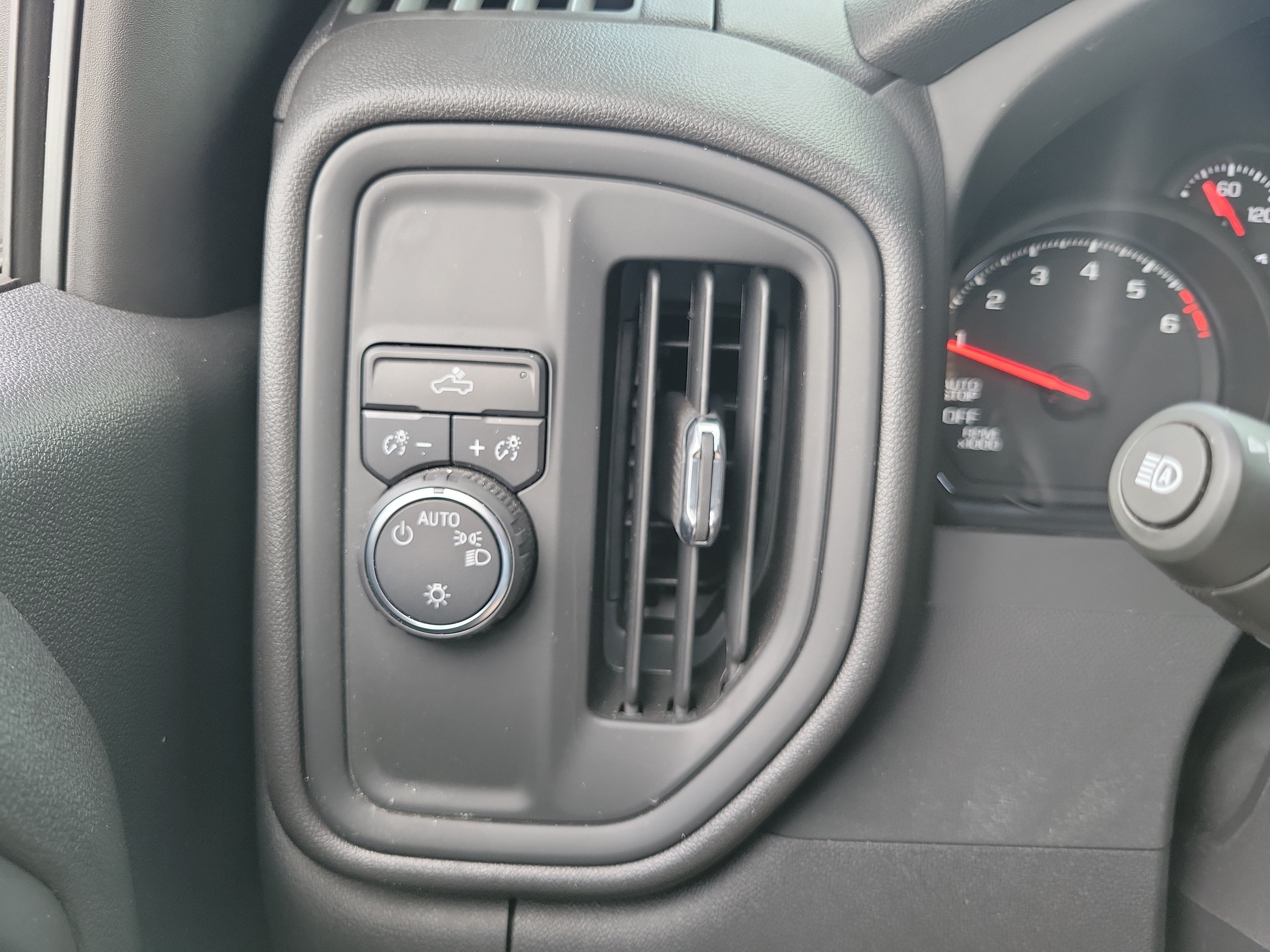 Used 2025 Chevrolet Silverado 1500 Custom w/ Turbomax Blackout Package RWD image 28