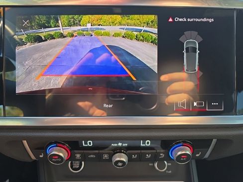 Used 2024 Audi Q3 2.0T Premium image 30