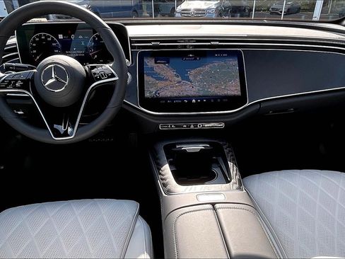 New 2026 Mercedes-Benz E 350 4MATIC Sedan image 5