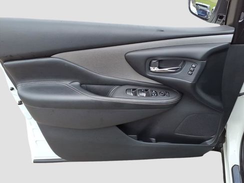 Used 2019 Nissan Murano SL w/ Cargo Package image 17