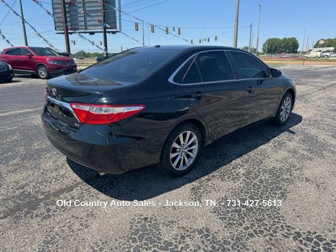 Used 2016 Toyota Camry XLE w/ Moonroof Package image 6