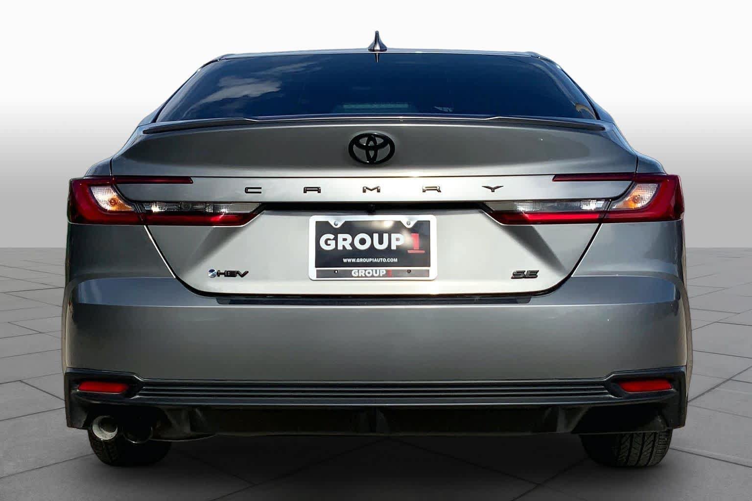 Used 2026 Toyota Camry SE w/ Convenience Package FWD image 5