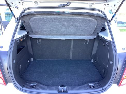 Used 2020 Chevrolet Trax LT w/ LT Convenience Package image 19