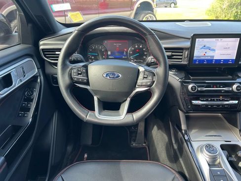 Used 2023 Ford Explorer ST-Line AWD/4WD image 25