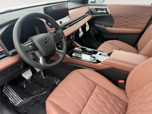 New 2026 Mitsubishi Outlander SEL image 16