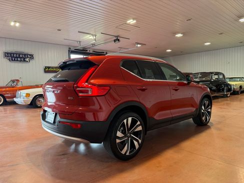 Used 2023 Volvo XC40 B5 Plus w/ Protection Package Premier AWD/4WD image 9